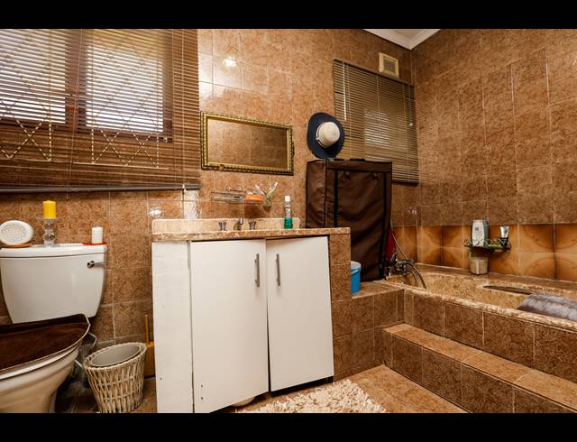 4 BEDROOM HOUSE FOR SALE IN AVOCA
